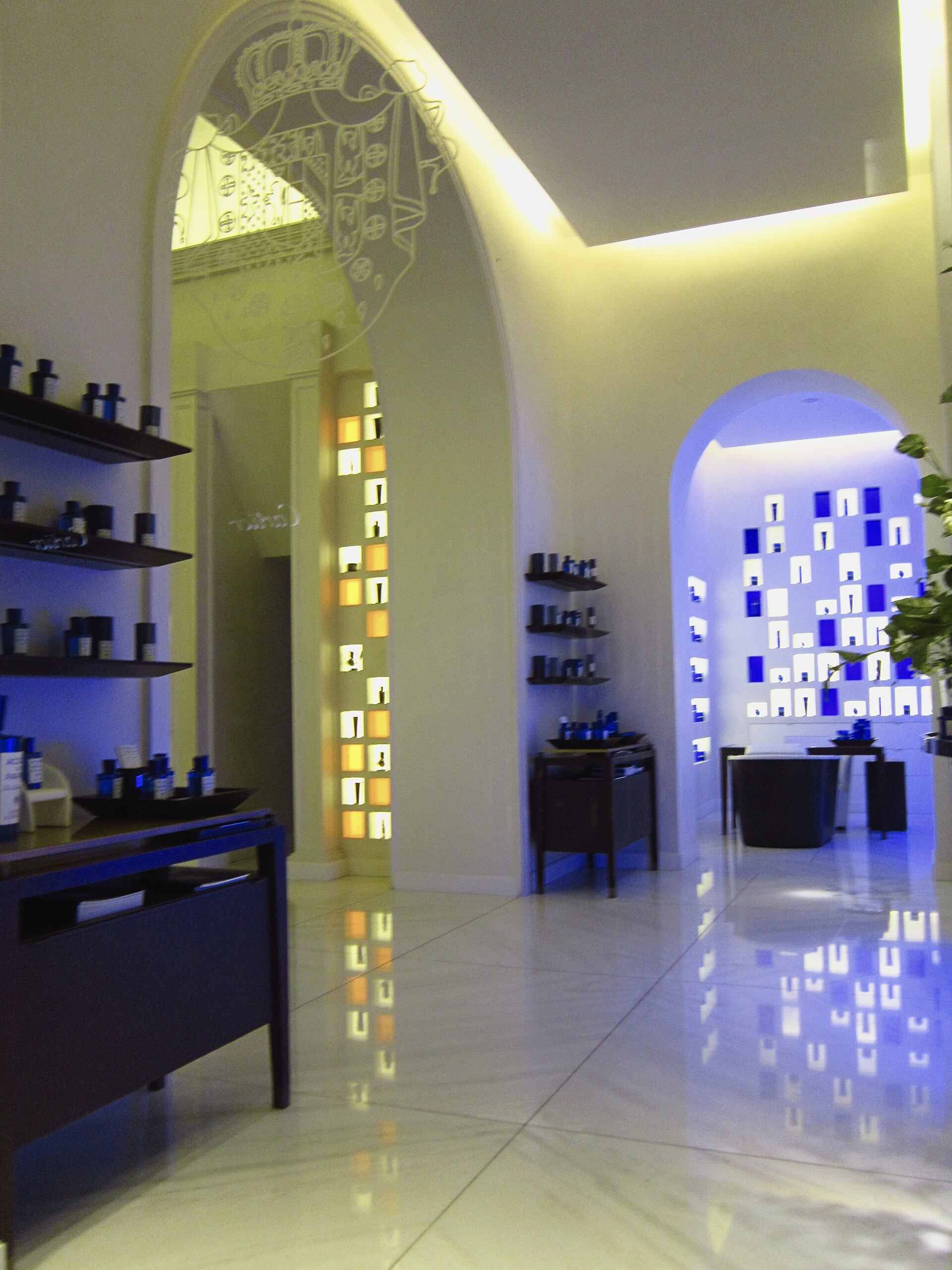 Acqua Di Parma Boutique Barberia Via Gesù, 1, 20121 Milano Lombardy, Italy Acqua Di Parma is a famous manufacturer of fragrance and personal