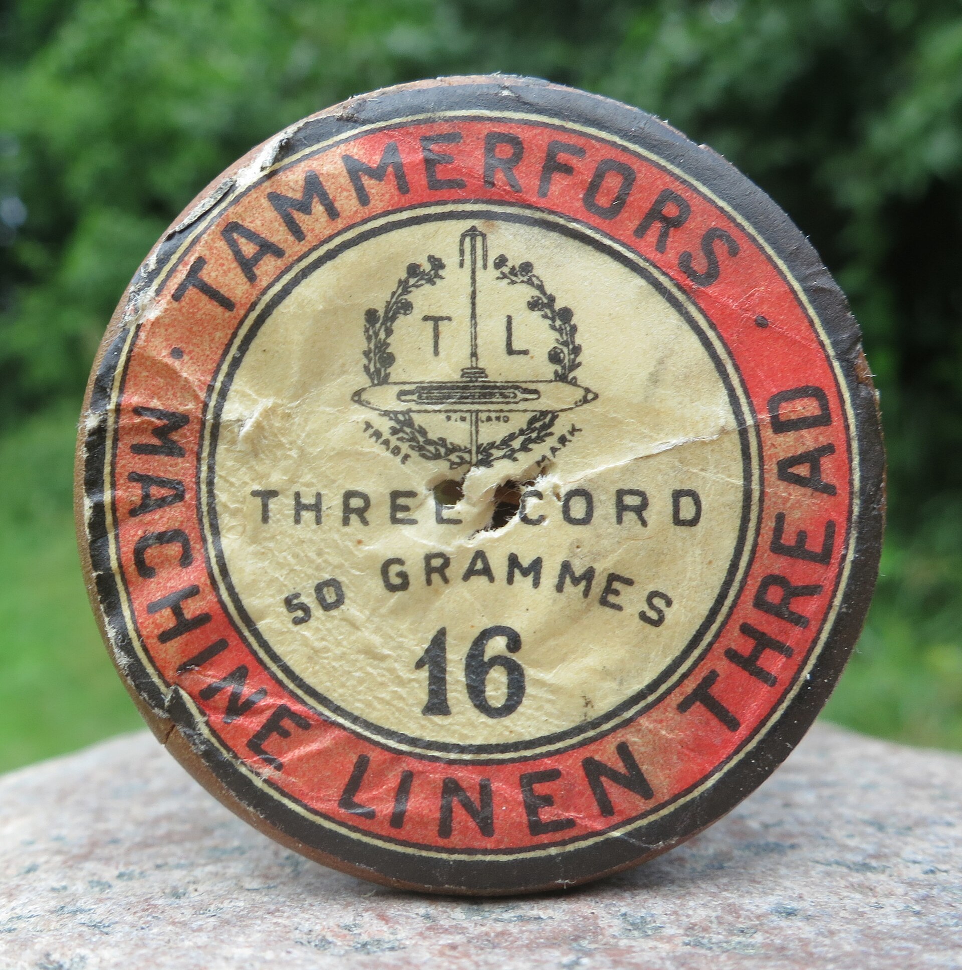 Three-cord machine linen thread no 16 manufactured by Tampereen Pellavatehdas (T:fors Linne- & Jern-manufaktur AB), Tampere, Finland during