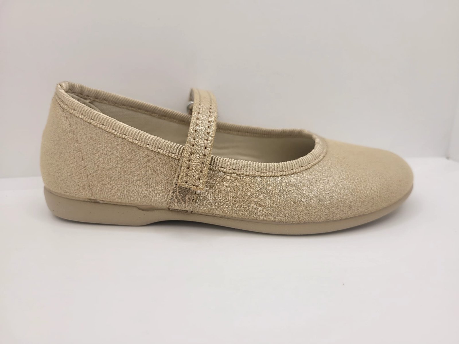 Pili Pérez Model D850